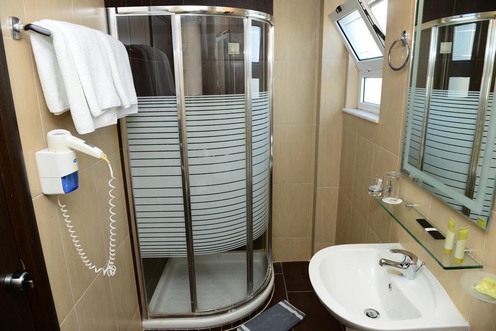 Ionion Hotel Kyparissia Habitación foto
